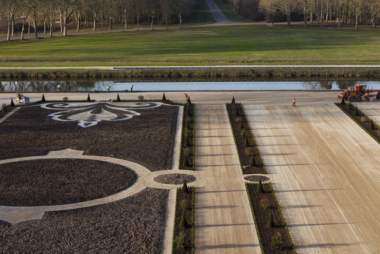 Jardin du Château de Chambord vue des terrasses du château pendant les travaux de restauration