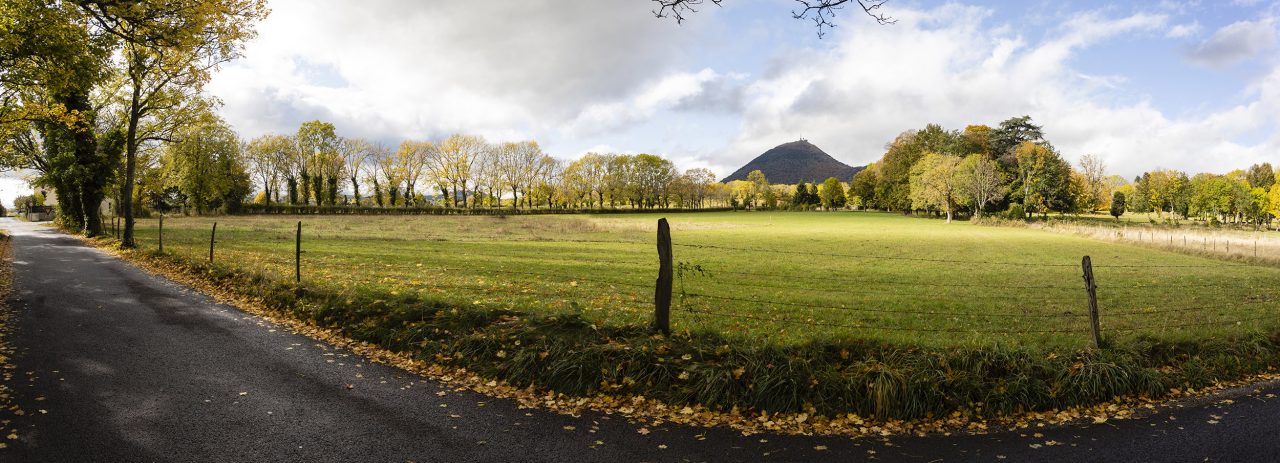 Paysage panoramique de la campagne française en automne